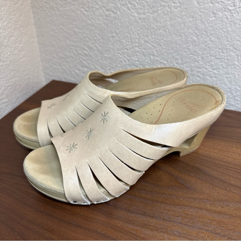 Elegant Cream Women's Sandals